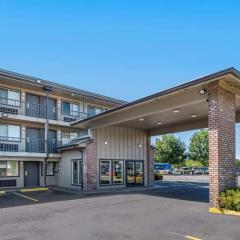 Econo Lodge Portland Airport