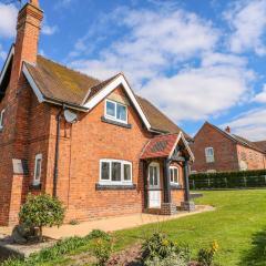 Ardsley Cottage - Longford Hall Farm Holiday Cottages