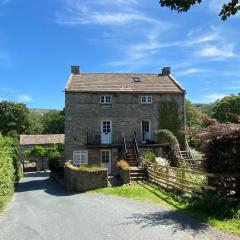 Wonderfully Scenic and Comfortable Dales Mill Property