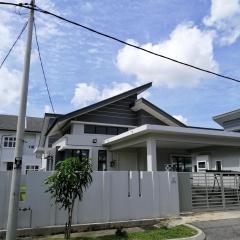 UmarHarraz Homestay#Malay Family Staycation#PEACEFUL AND SPACIOUS