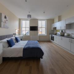 Apartment 7, Isabella House, Aparthotel, By RentMyHouse