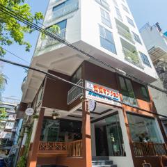 22housing Hotel & Apartment 81 Linh Lang