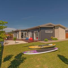 Modern Beach Pad - Whitianga Holiday Home