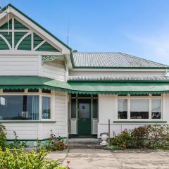 Leica Stay - Napier Holiday Home