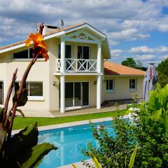 Villa Alba. Piscine grand jardin Hauts de Bordeaux