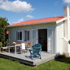 Tara at Tahi - cosy cottage surrounded by nature