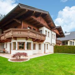 Holiday house in Reith im Alpbachtal with garden