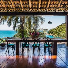 Casa luxuosa com vista para praia em Ilhabela