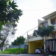 Rumah Kuning Bandung