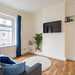 FREE PARKING - New Private Apartment, 7mins from City Centre - by StirkMartin