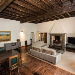 Historical apartment in the center of Gravedona - Larihome A02
