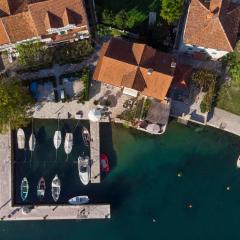 Tanja's Seafront Orahovac Apartment