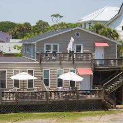 Salty Shack Unit C - Salty Shack - Dog Friendly Home - Across from the Beach - Central Location!