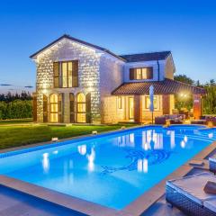 Villa KAMENICA