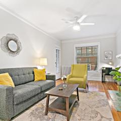 Indulging 2BR Apartment in Festive Boystown - Buckingham 1