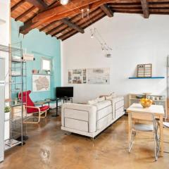 Bright House with terrace in Santa Croce