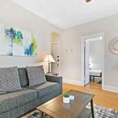 Comfy 2BR Apartment near Wrigley Field - Grace 3