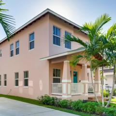 Pink House Modern 3bd 3ba Parking and Porch