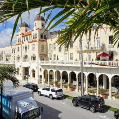 Palm Beach Hotel Petite Retreat 2 blocks to beach!! Historic Landmark