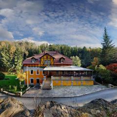 Exclusive apartment in an art nouveau villa