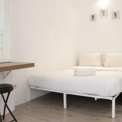 Modern Chic Studio Room at Grand Asia Afrika Apartment By Travelio