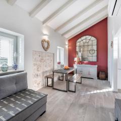Jully apartment with swimming pool