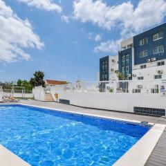Deluxe apartment in Albufeira old town, 200m walk to beach, pool parking