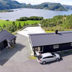 8 person holiday home in Sundlandet