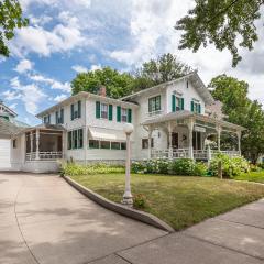 Carriage House Bed & Breakfast