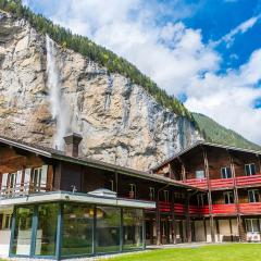 Alpine Base Hostel - Adults only