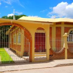 Casa Cerca de La Media Luna