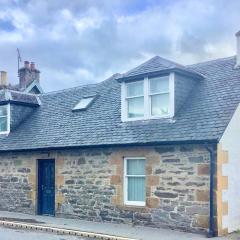 Comfy 3-Bed Cottage in Newtonmore