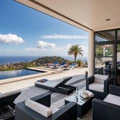 Exquisite Madeira Villa Villa Funchal Luz 5 Bedroom Heated Pool Sea Views Games Room Fu