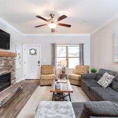 Gorgeous Cades Cove Condo with Community Pool