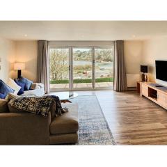 Swans View - Sea Views and Beach 3 minutes walk