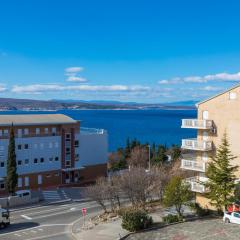 Apartments in Crikvenica 41207