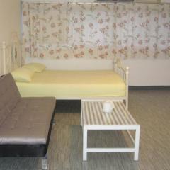 Room in Guest room - Chan Kim Don Mueang Guest House, located in Pak Kret