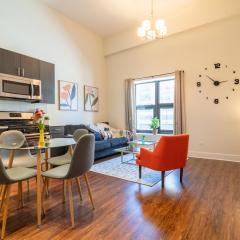 McCormick Place 420 friendly 3br-2ba in Downtown Chicago with optional parking for 8 guests