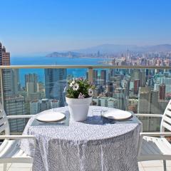 Apartamento de Lujo con terraza privada y vistas al mar en Torre Lúgano