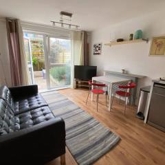 Two Bedroom Garden Flat in Zone 2 London