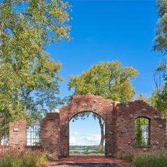 Hutton Brickyards Riverfront Hotel & Venue