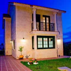 CASA CURROVELLO. On the coast of the Vela Peninsula of Morrazo. Pontevedra