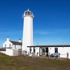 Finest Retreats - The Lighthouse Hide