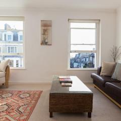 Bright and Spacious 1 Bedroom Apartment in the Heart of Kensington