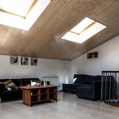DUPLEX FRENTE A PISTAS