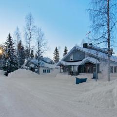 Holiday Home Hallantytär b3 paritalo inc- 2 ski ticke by Interhome