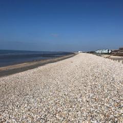 Holiday house within 5 min walk from Bracklesham Bay beach