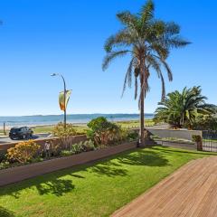 The Lights House - Beachfront Ohope Holiday Home