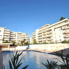 T2 climatisé à 5 minutes à pied de la plage avec parking, piscine et wifi