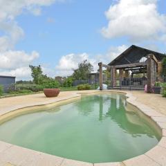 Kelman Cottage with pool and beautiful native wildlife